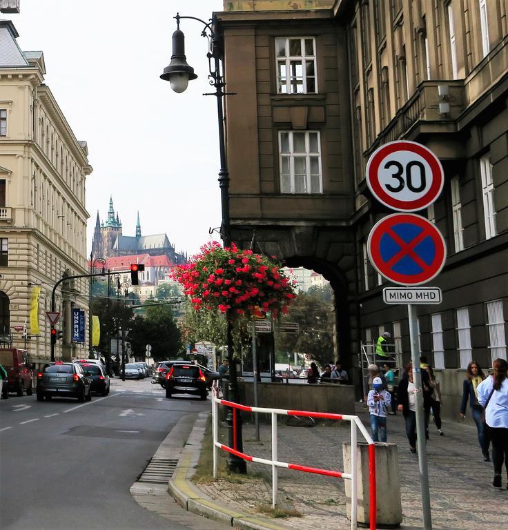 Old Town Square Superior Apartments - Valentin Prag Dış mekan fotoğraf