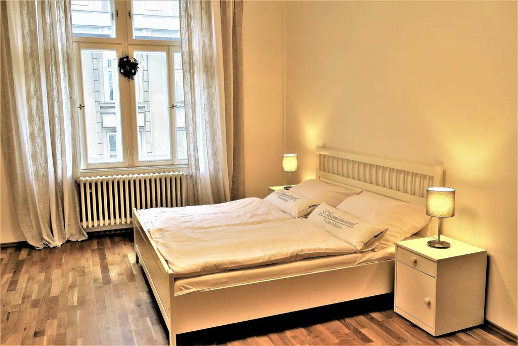 Old Town Square Superior Apartments - Valentin Prag Dış mekan fotoğraf