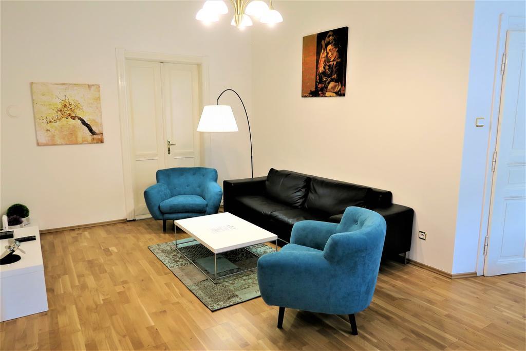 Old Town Square Superior Apartments - Valentin Prag Dış mekan fotoğraf