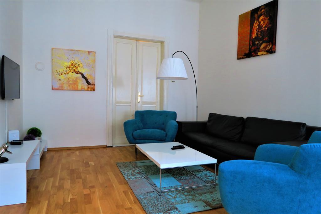 Old Town Square Superior Apartments - Valentin Prag Dış mekan fotoğraf